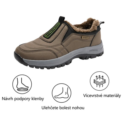 Zimní ortopedická obuv, zateplená s měkkou podšívkou, která ulevuje od bolesti nohou i únavy zad.